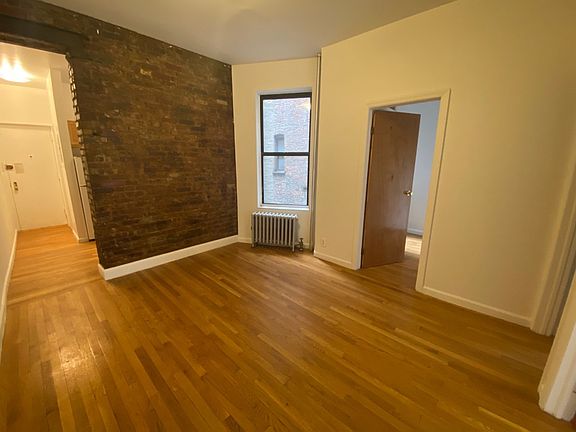 3rd image of 126 Saint Marks Pl APT 10
