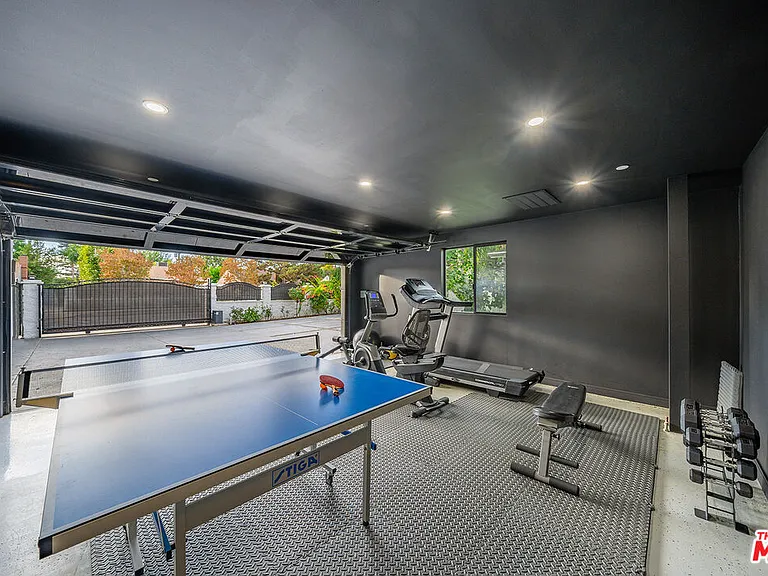 5010 Fulton Ave — Photo 13