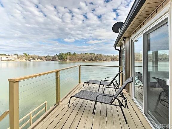 4th image of 115 Woodstock Dr