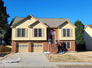 990 Eagle Pointe Dr, Lawrenceville, GA 30044