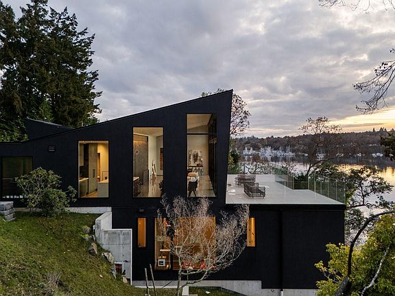 4th image of 2701 Sea View Rd