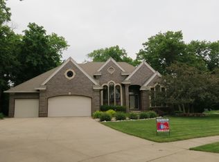 8618 NW 70th Ct, Johnston, IA 50131