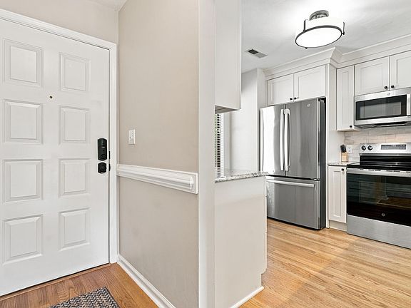 4th image of 204 Harbor Ridge Dr