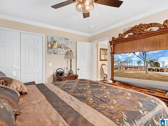3rd image of 716 Castlewood Dr