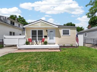 985 E Jarvis Ave, Hazel Park, MI 48030