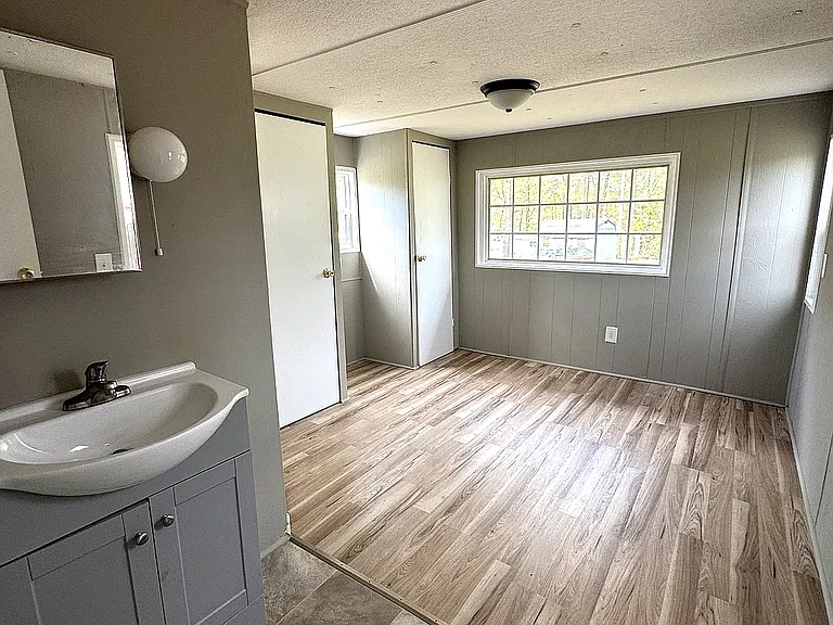 233 Jolly Roger Dr — Photo 6