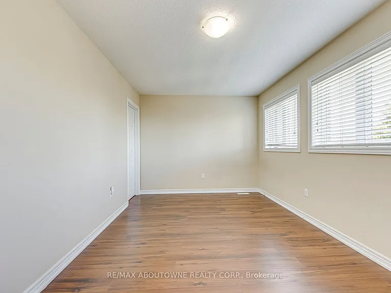 816 Roulston St — Photo 32