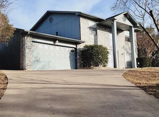 1525 Red Oak Cir, Azle, TX 76020