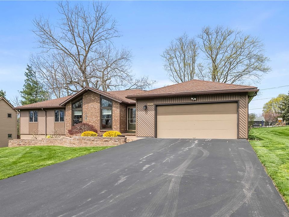 1st image of 444 McEwen Dr