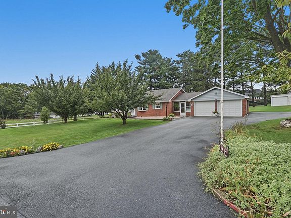3rd image of 22532 Old Georgetown Rd