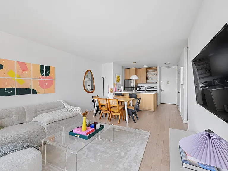 280 Park Ave S #21D — Photo 2