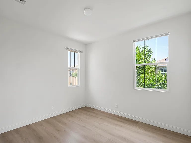 217 Wicker — Photo 34