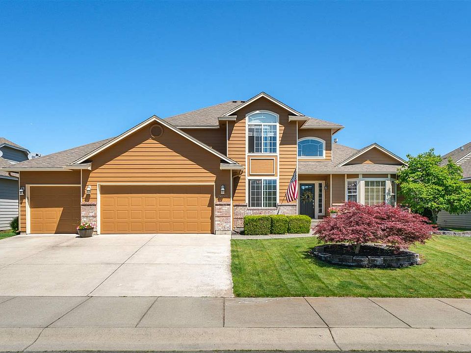 1st image of 24715 E Maxwell Ln