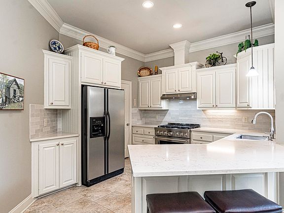 4th image of 9256 Essex Bay Ct