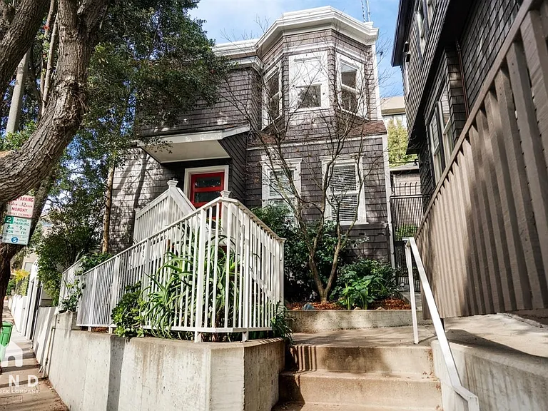 308 Roosevelt Way — Photo 3