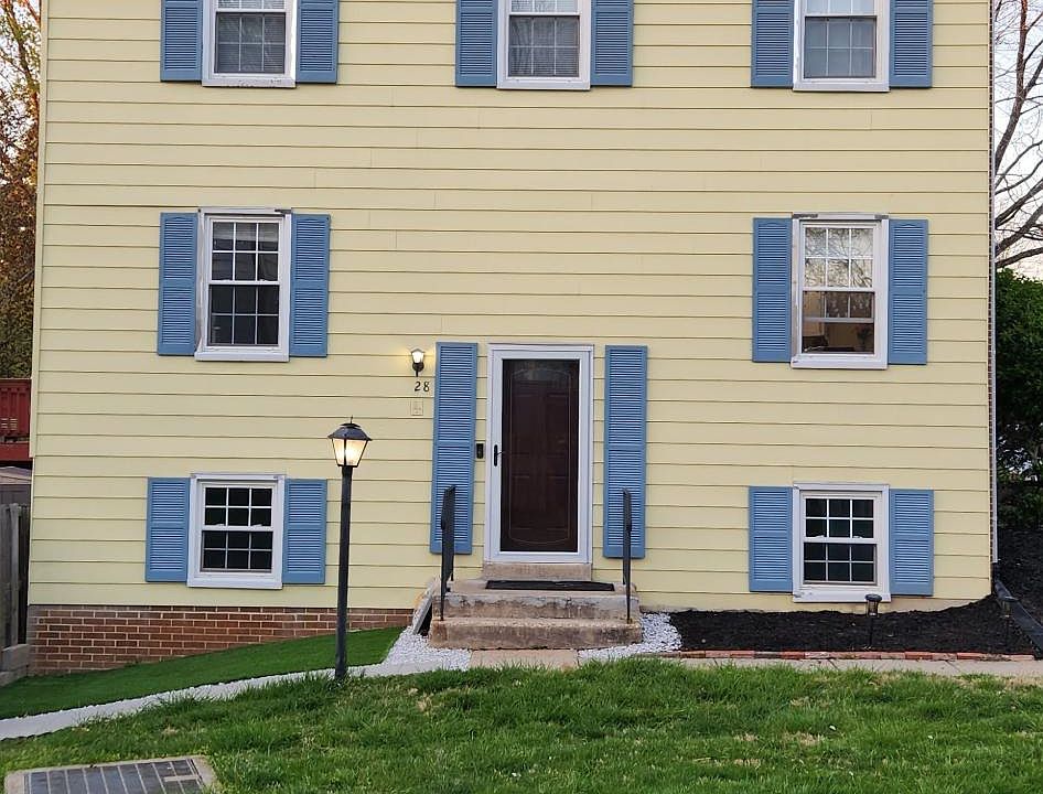 1st image of 28 Chantilly Ct