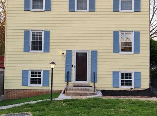 28 Chantilly Ct, Rockville, MD 20850