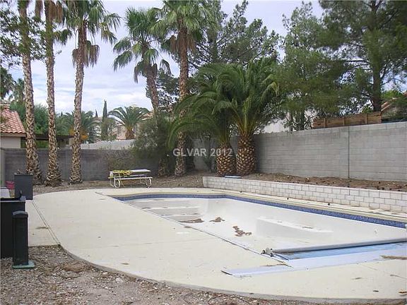 5th image of 928 Grey Hollow Ave