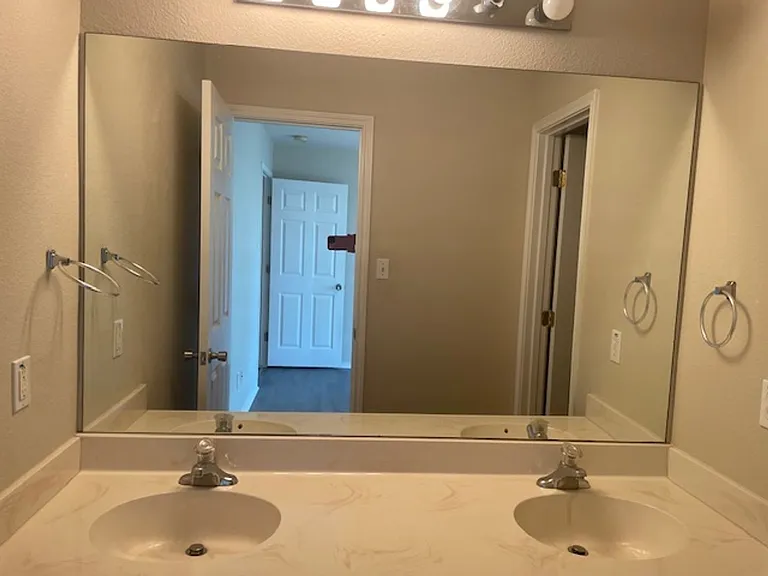 2429 Lorine Dr — Photo 11