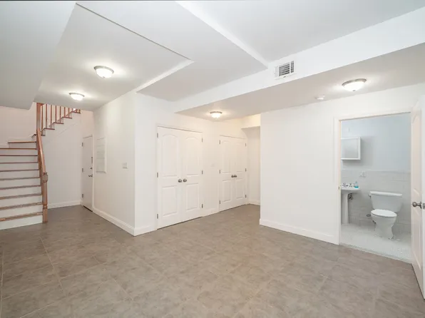 612 East Seventh Street image 14 of 21