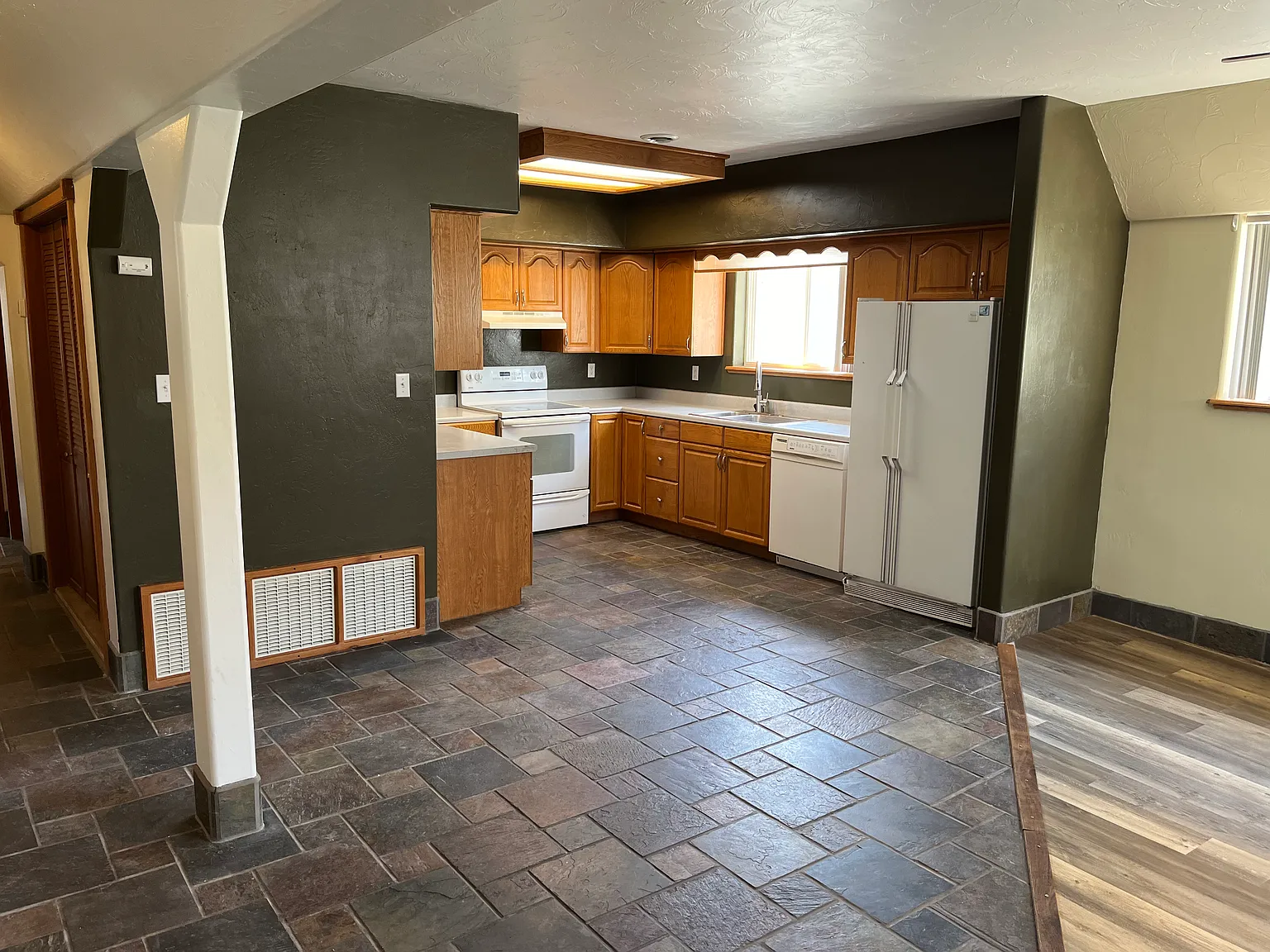 3 bed, 1.5 bath, 1600 sqft, $2,250 — Photo 3