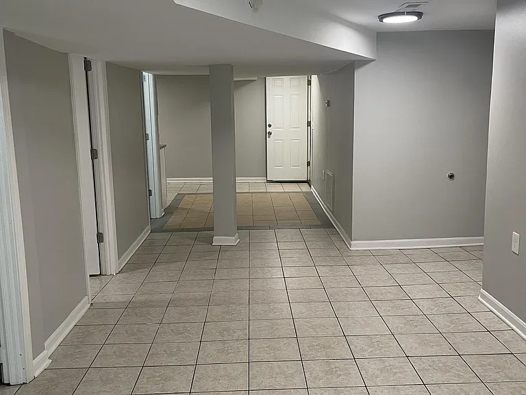 4233 W Potomac Ave — Photo 5