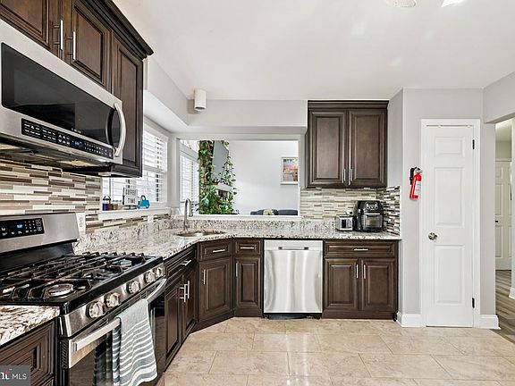 5th image of 6 Berkely Dr