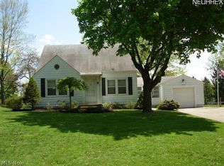 3905 Rangely Rd, Barberton, OH 44203