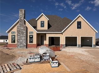 3122 Courtyard St, Springdale, AR 72762