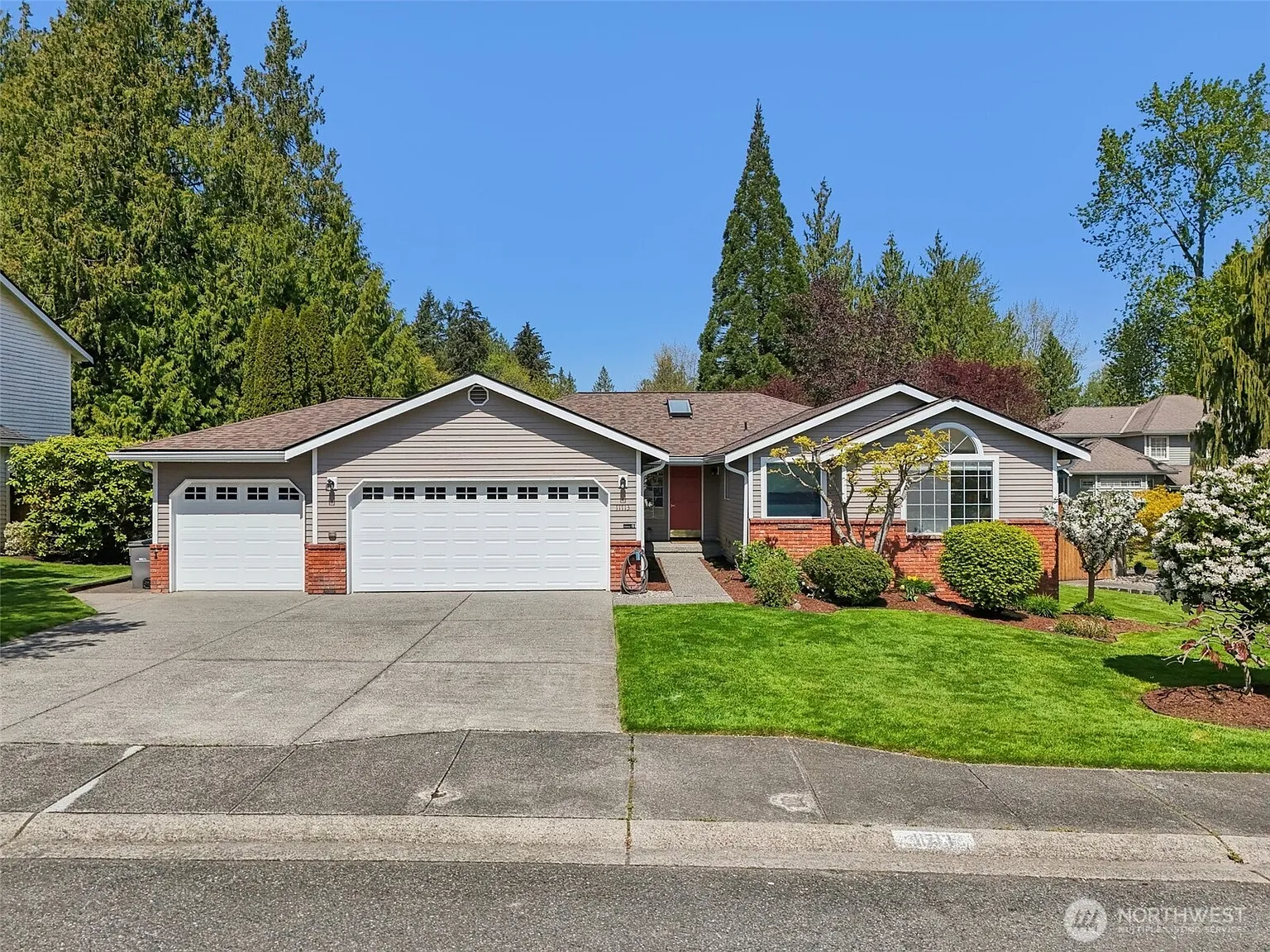 11713 Meridian Place SE photo 1
