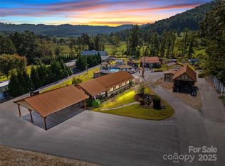 1148 & 1150 N Ridge Rd, Hendersonville, NC 28792