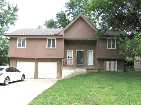 15915 Indian Creek Pkwy, Olathe, KS 66062