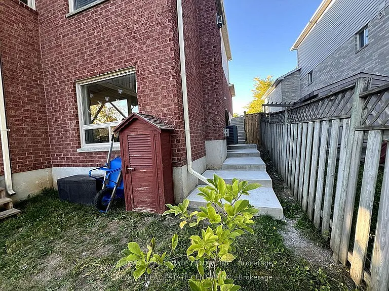 22 Lawton Ct — Photo 3