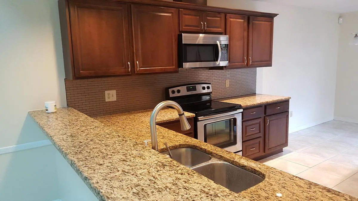 3 bed, 2.5 bath, 1745 sqft, $3,000 — Photo 1