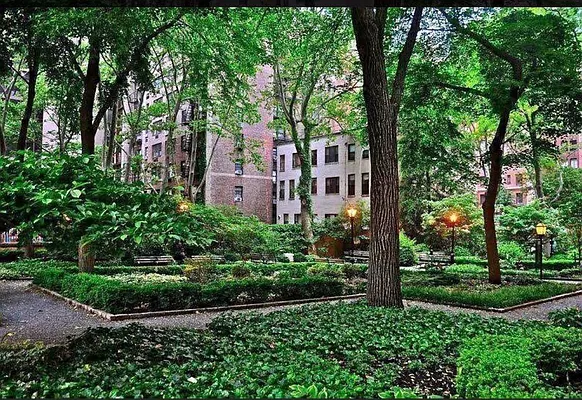 Rented by Bond New York | media 18