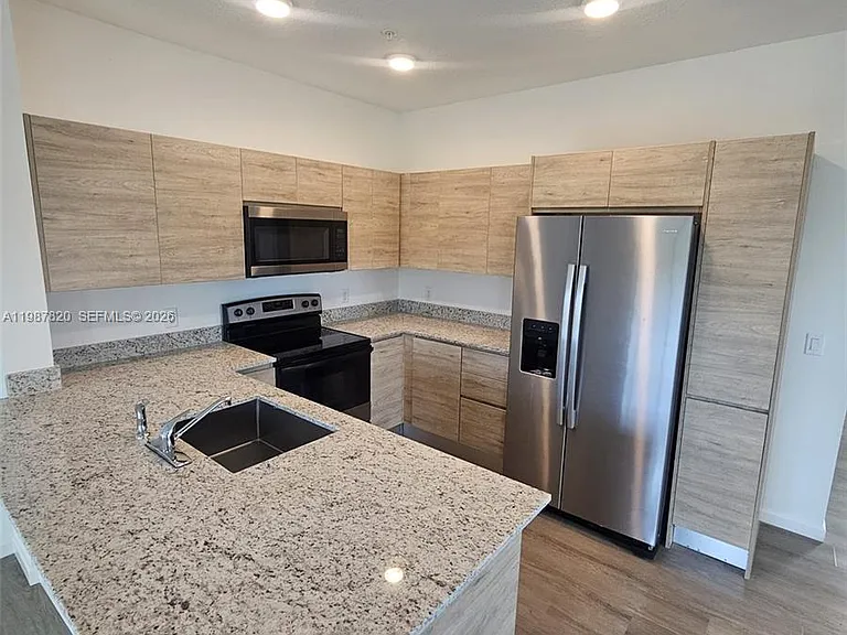 1201 Southstation Pl #101 — Photo 9