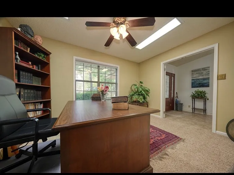 1379 Bridle Path Ln — Photo 3