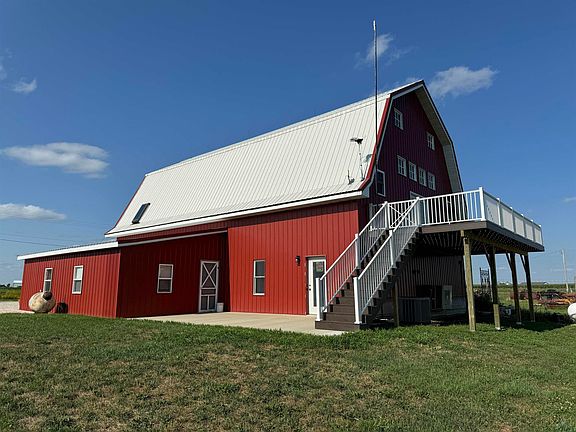 3rd image of 104 Main St