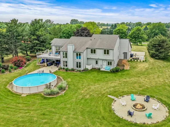 W346S3158 Holland COURT, Oconomowoc, WI 53066