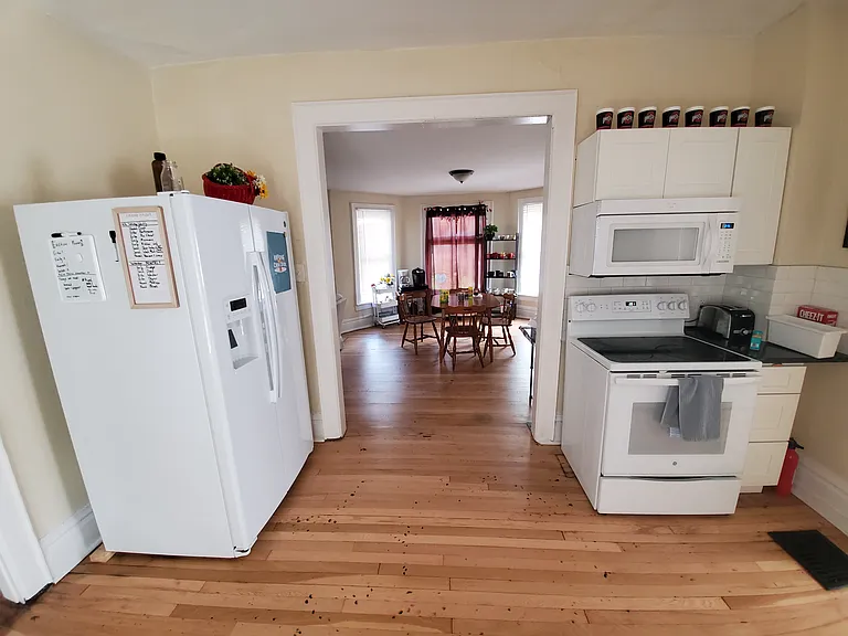 113 E Oakland Ave — Photo 5