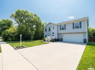 1700 Jadens Way, Washington, IL 61571