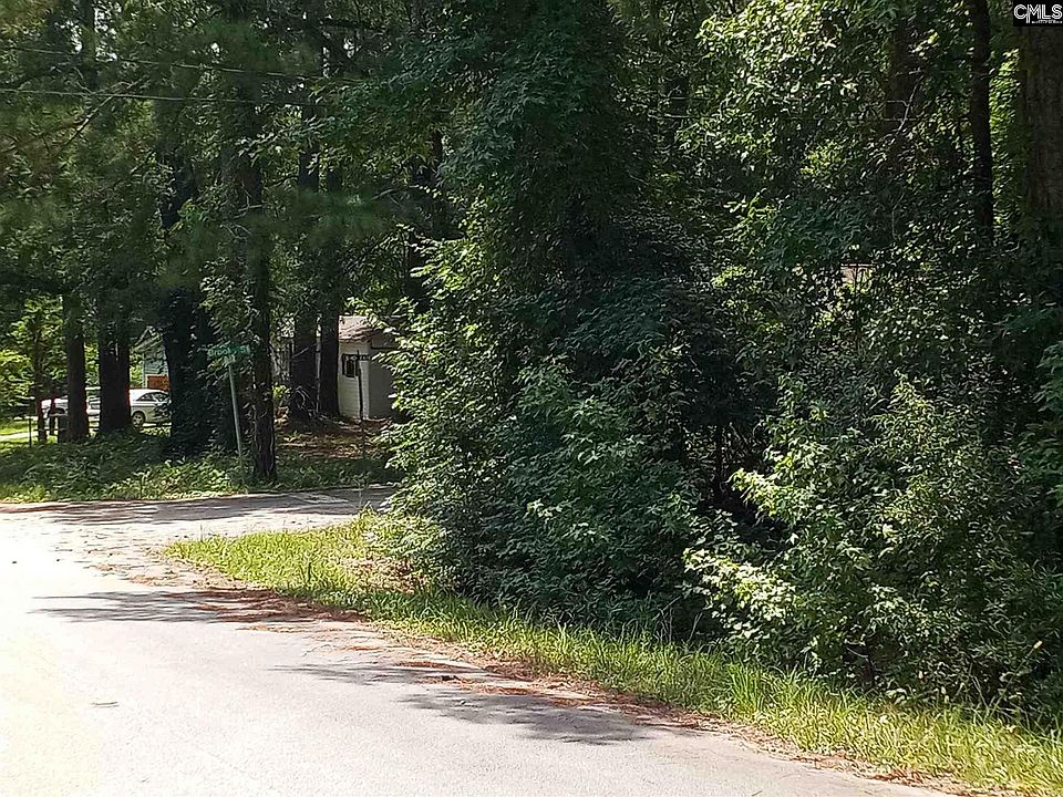 2nd image of 1301 Pineland Dr