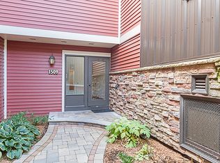 1509 S County Farm Rd APT 2, Wheaton, IL 60189