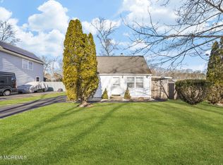 517 Middle Lane, Howell, NJ 07731