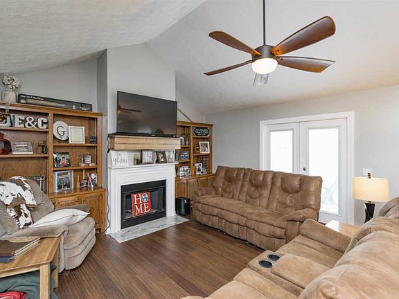 4th image of 402 Hobbs Dr