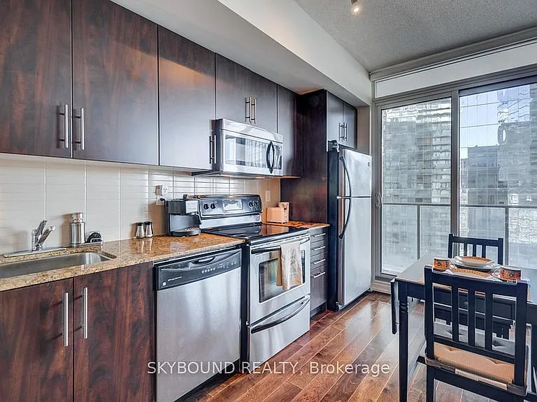 55 Bremner Blvd #2709 — Photo 25