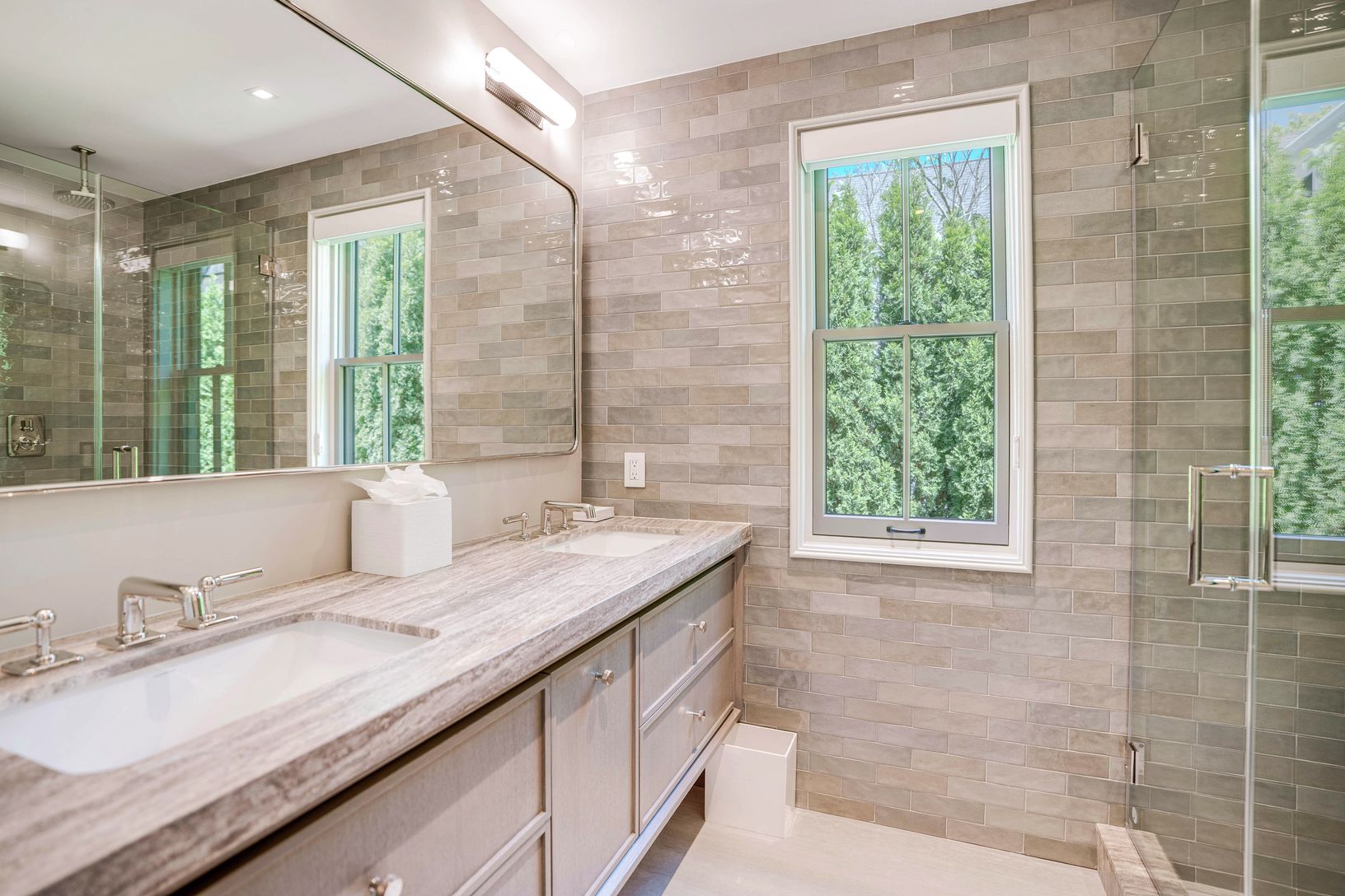  Junior suite bathroom on ground floor