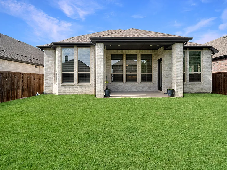 1429 Bluebonnet Ln — Photo 24