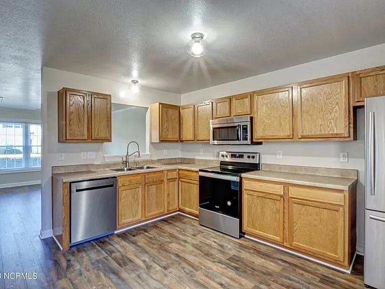 202 Bridgewood Dr — Photo 7