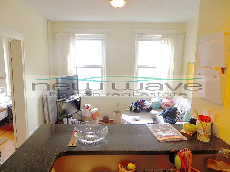 51 Queensberry St #16 — Photo 11